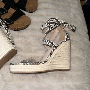 Size 7 strappy  snake wedge
